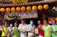天靈慈善會送暖 台南市長頒感謝狀