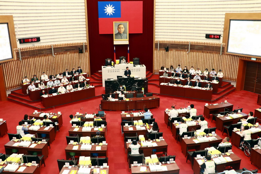 首度赴議會施政報告 陳其邁：為下一個百年奠定堅實發展基礎