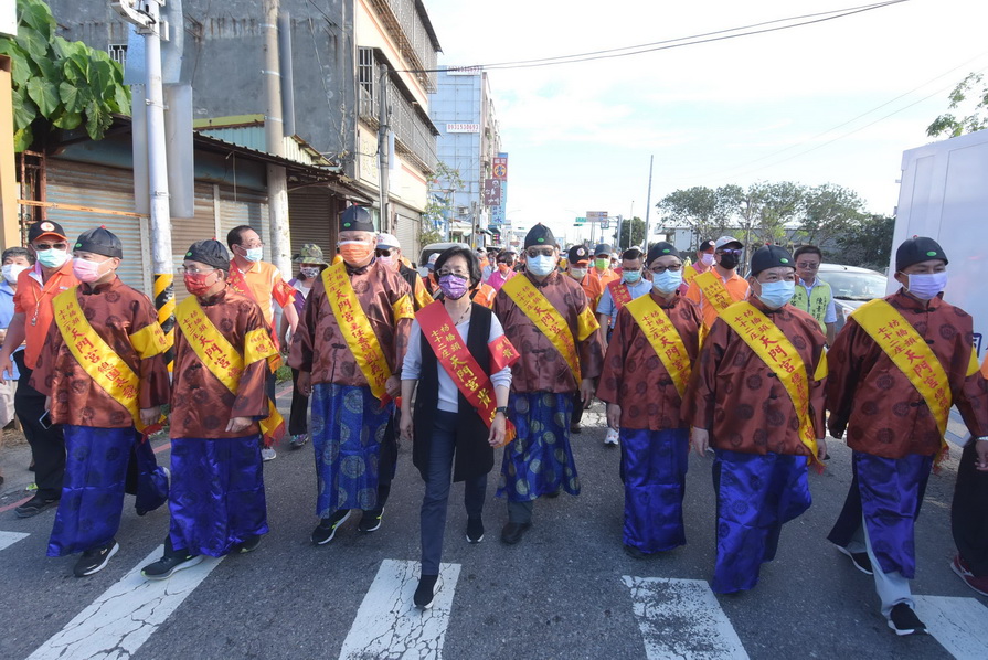 彰化枋橋頭迓媽祖謁祖 縣長王惠美接駕