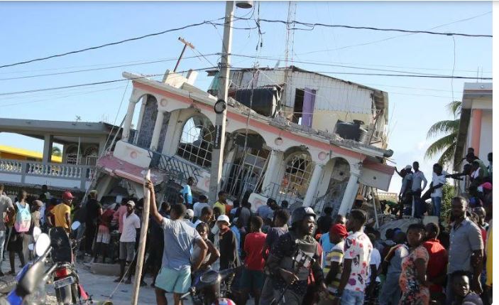 慘 海地強震破壞驚人 逾千人死 一千八百傷 近千棟建築倒塌