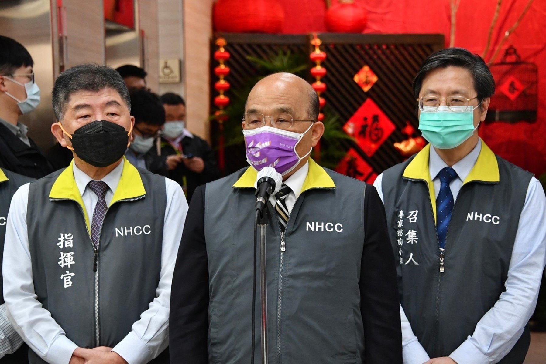 視察疫情指中心 蘇揆再次籲國人儘快打疫苗