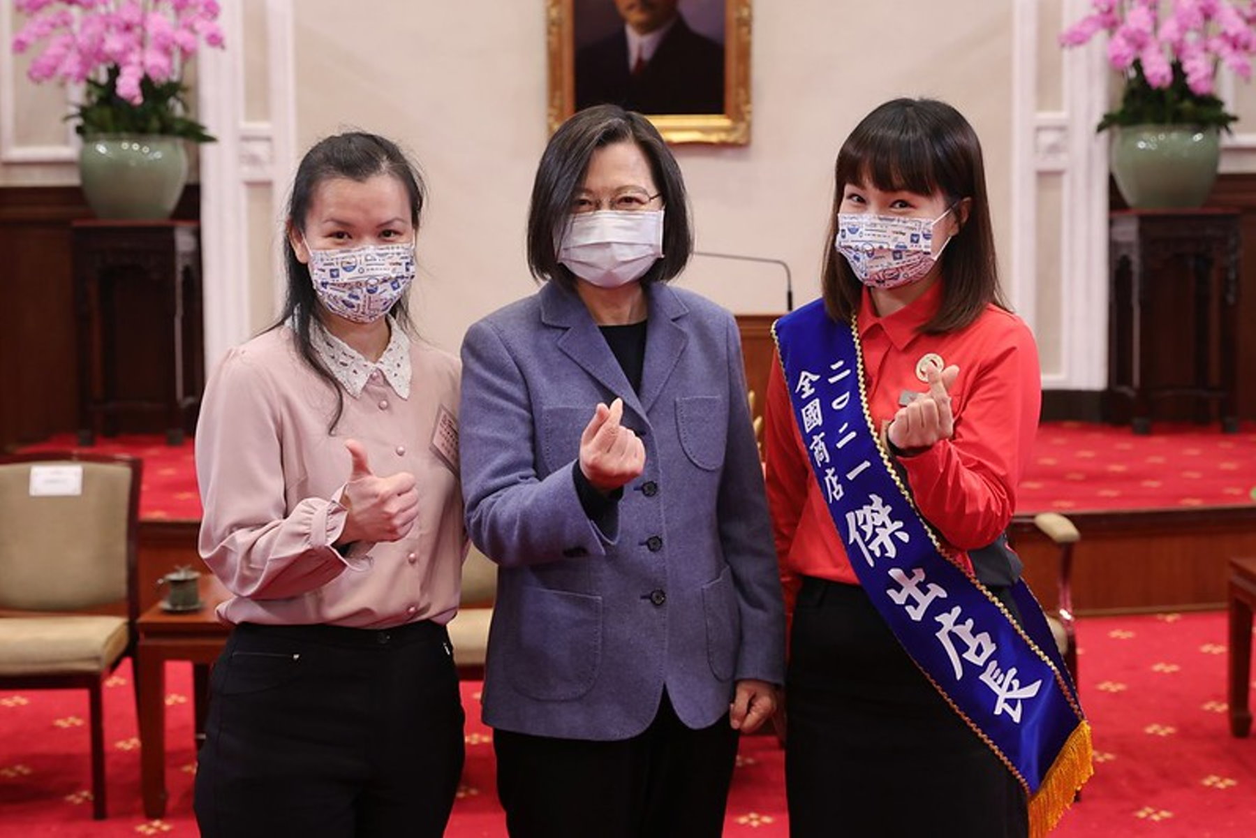 接見全國商店傑出店長 蔡英文總統：政府會兼顧防疫與經濟
