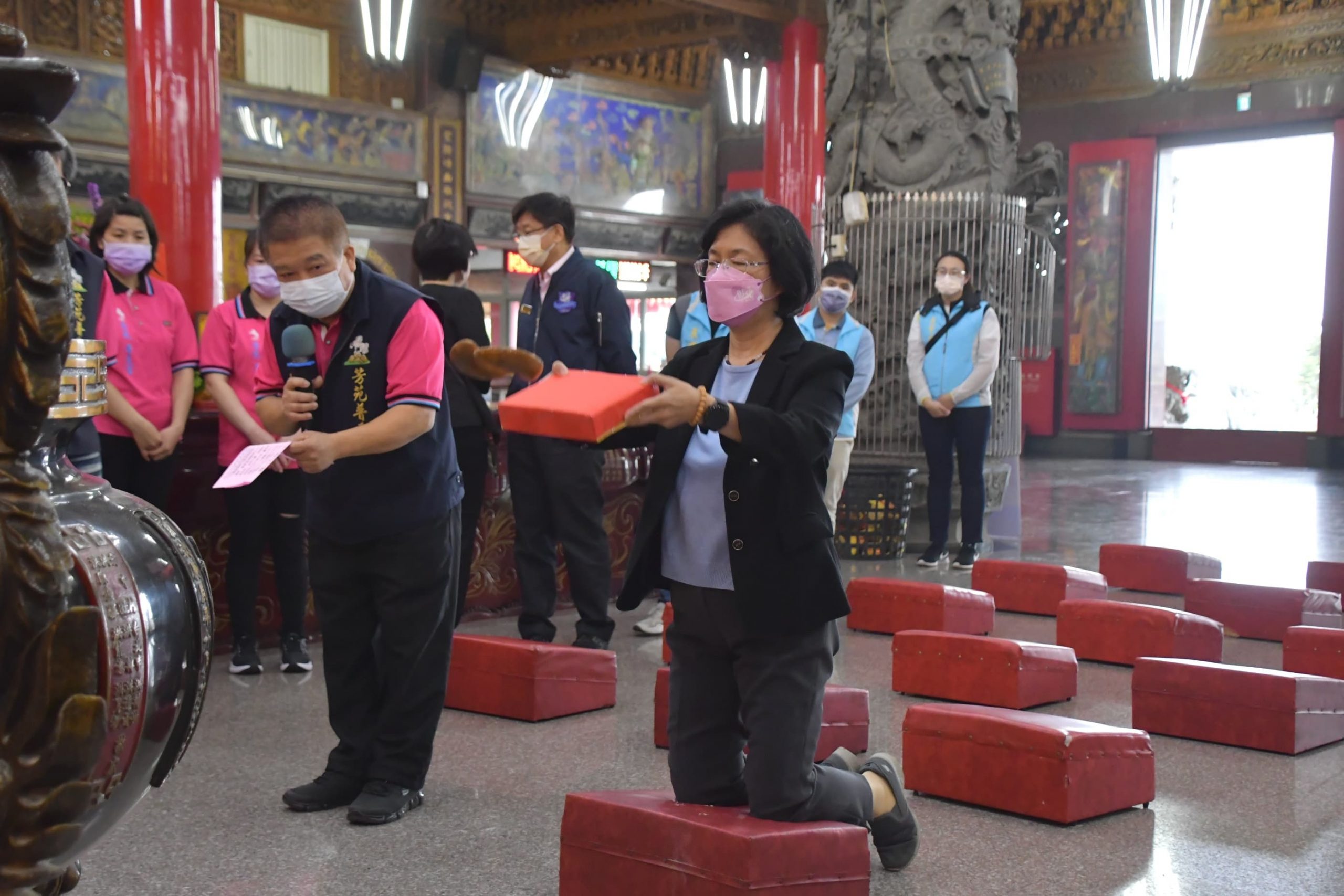 縣長王惠美請示普天宮媽祖賜四聖筊 彰化國際海牛節定期登場