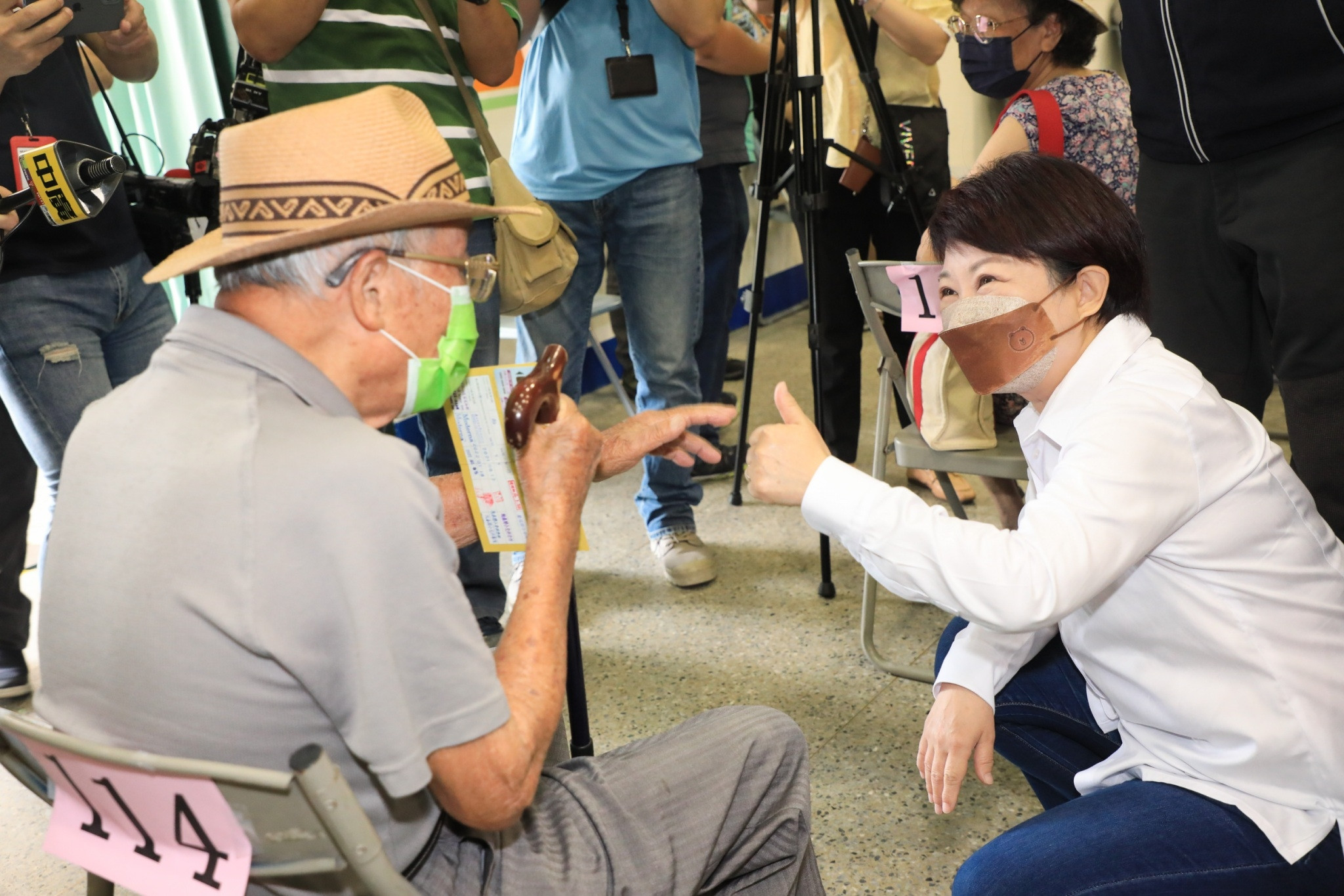 台中市長盧秀燕視察長者快打站 優化服務獲民眾肯定