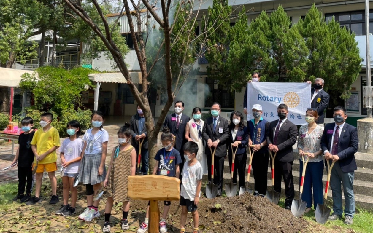 新竹東南扶輪社 南隘國小舉辦愛地球種植櫻花築夢