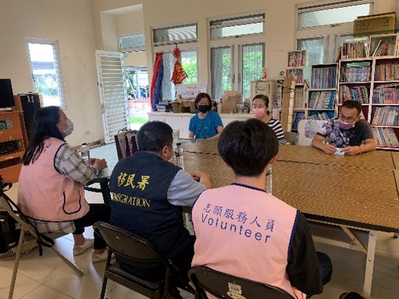 移民署高雄市第二服務站實習生新活力 多語宣導服務初體驗