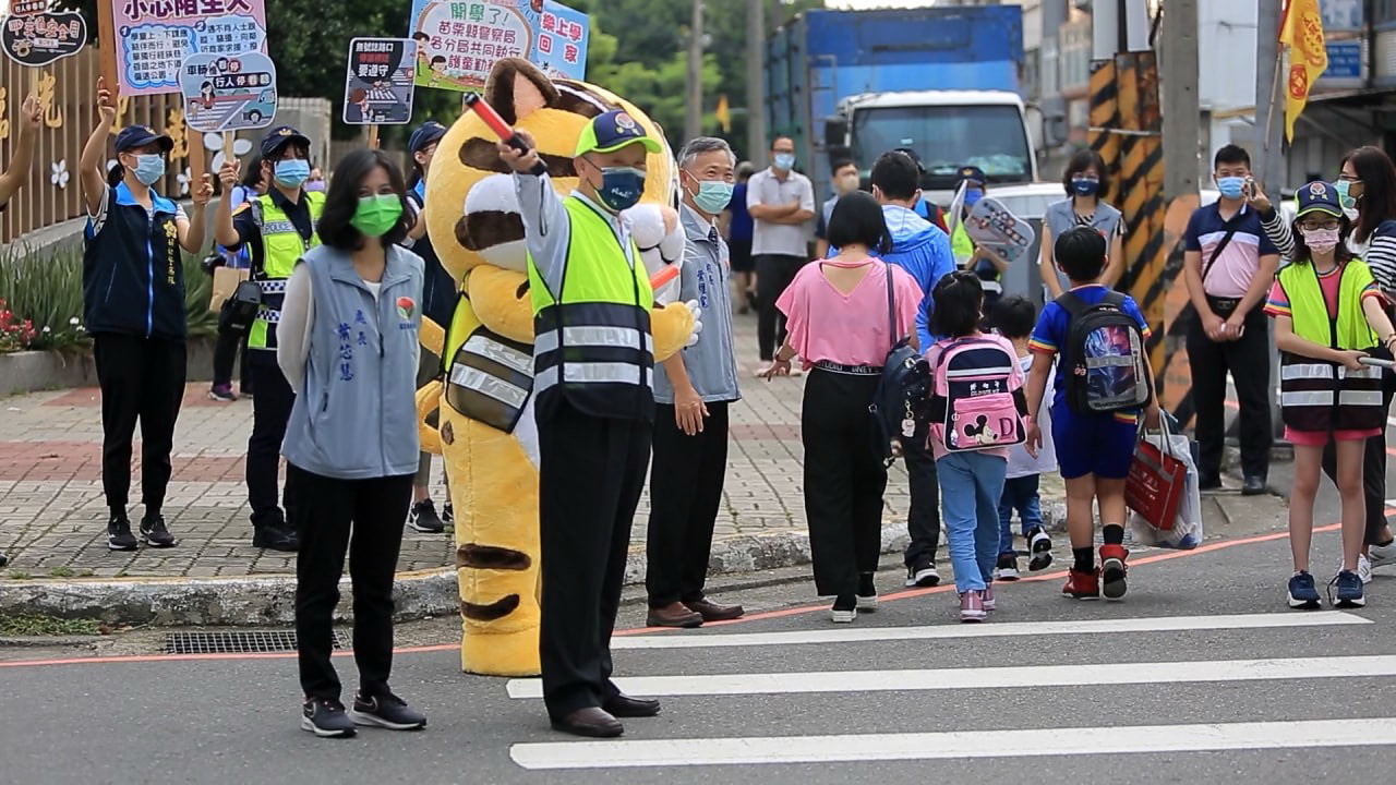苗栗縣長徐耀昌響應交通安全月 化身交通大使宣導