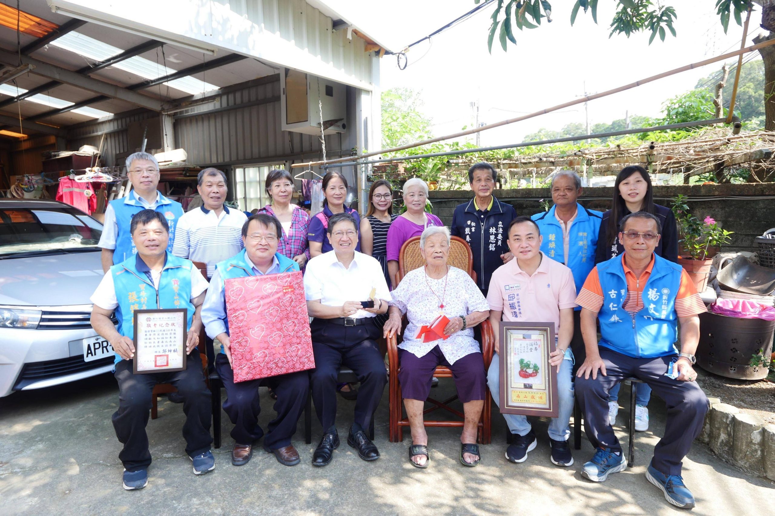 新竹縣長楊文科訪寶山鄉101歲人瑞 縣長者福利好還要更好