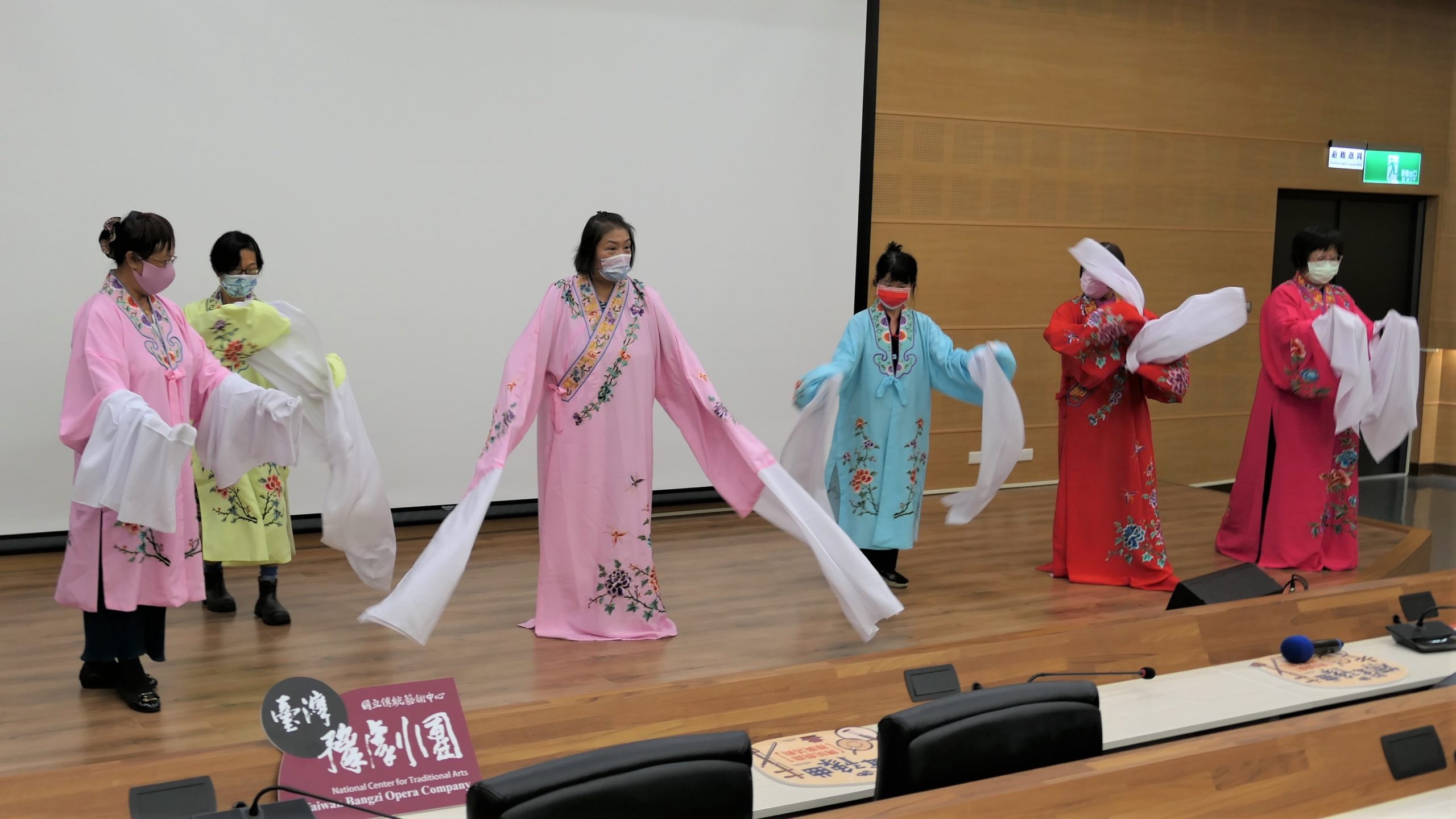 推廣傳統戲曲文化 行政院南服中心邀民眾體驗豫劇魅力