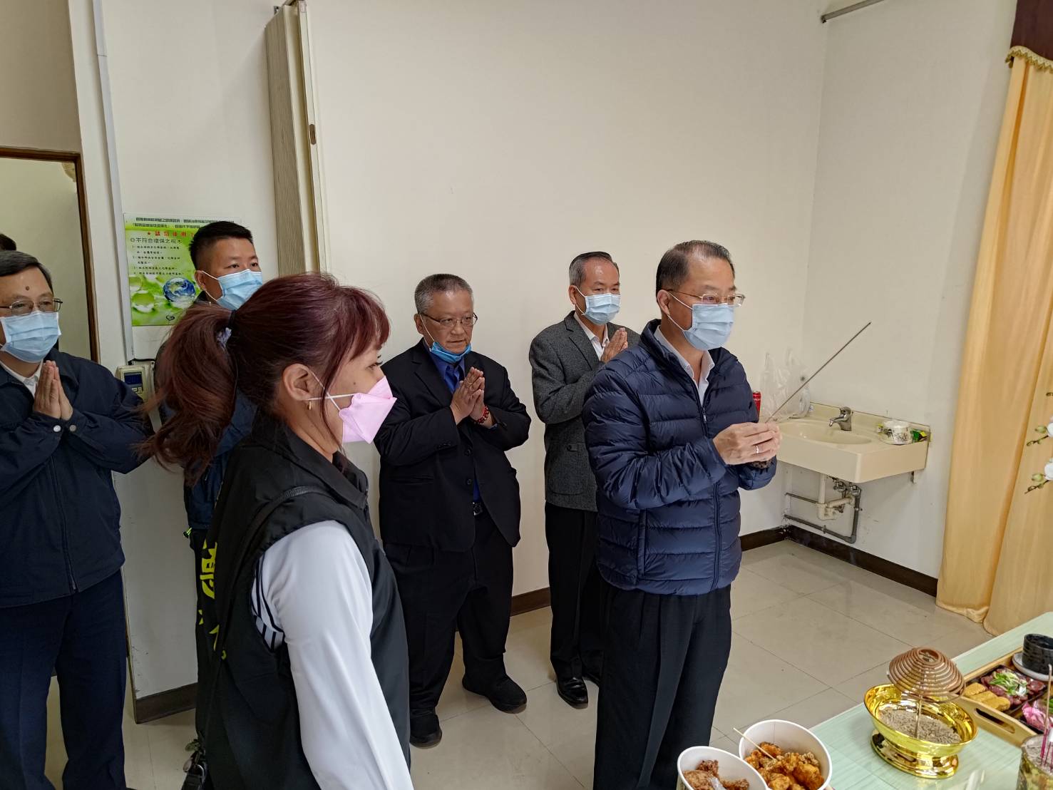 警員遭自小客追撞死亡 警政署長黃明昭赴高雄慰問因公殉職家屬 拈香致意