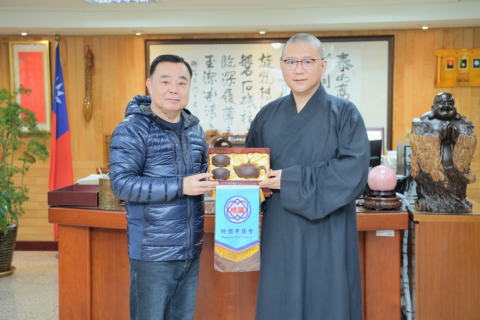 中華佛教廣願福慧協會訪市議會 議長邱奕勝預祝「千人浴佛」成功