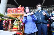 彰化白沙屯媽祖情人節抵彰 縣長王惠美接駕獻花祈福