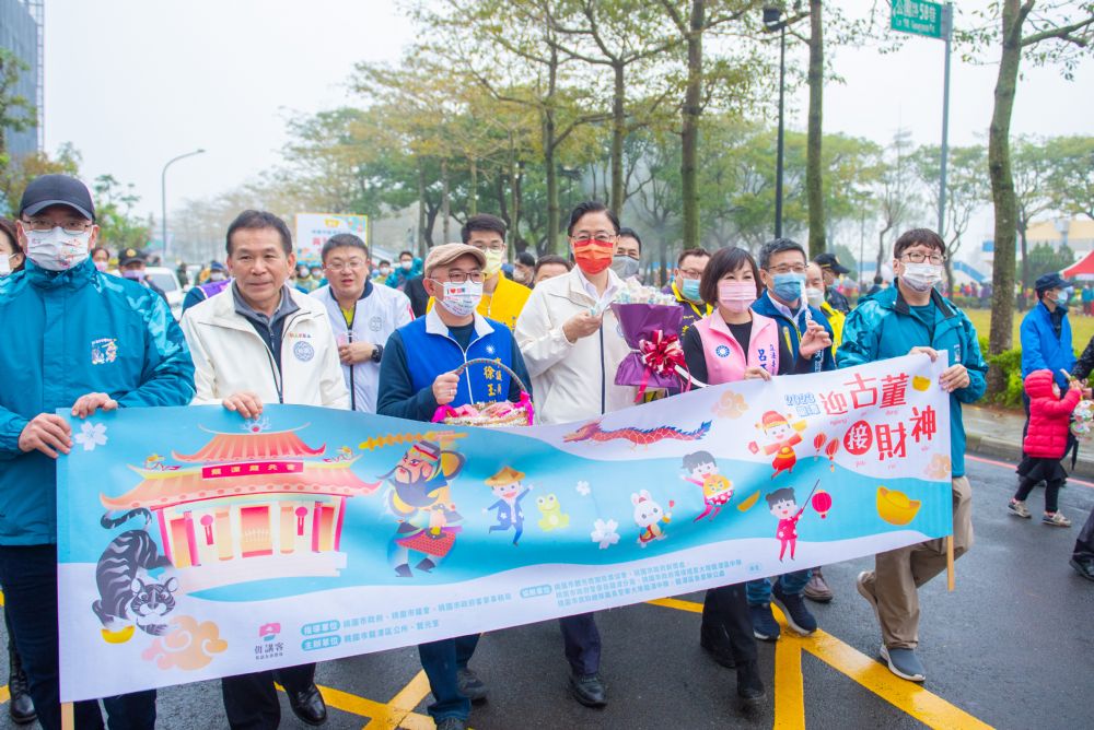 桃園龍潭迎古董踩街熱鬧起走 張善政祝福市民元宵節快