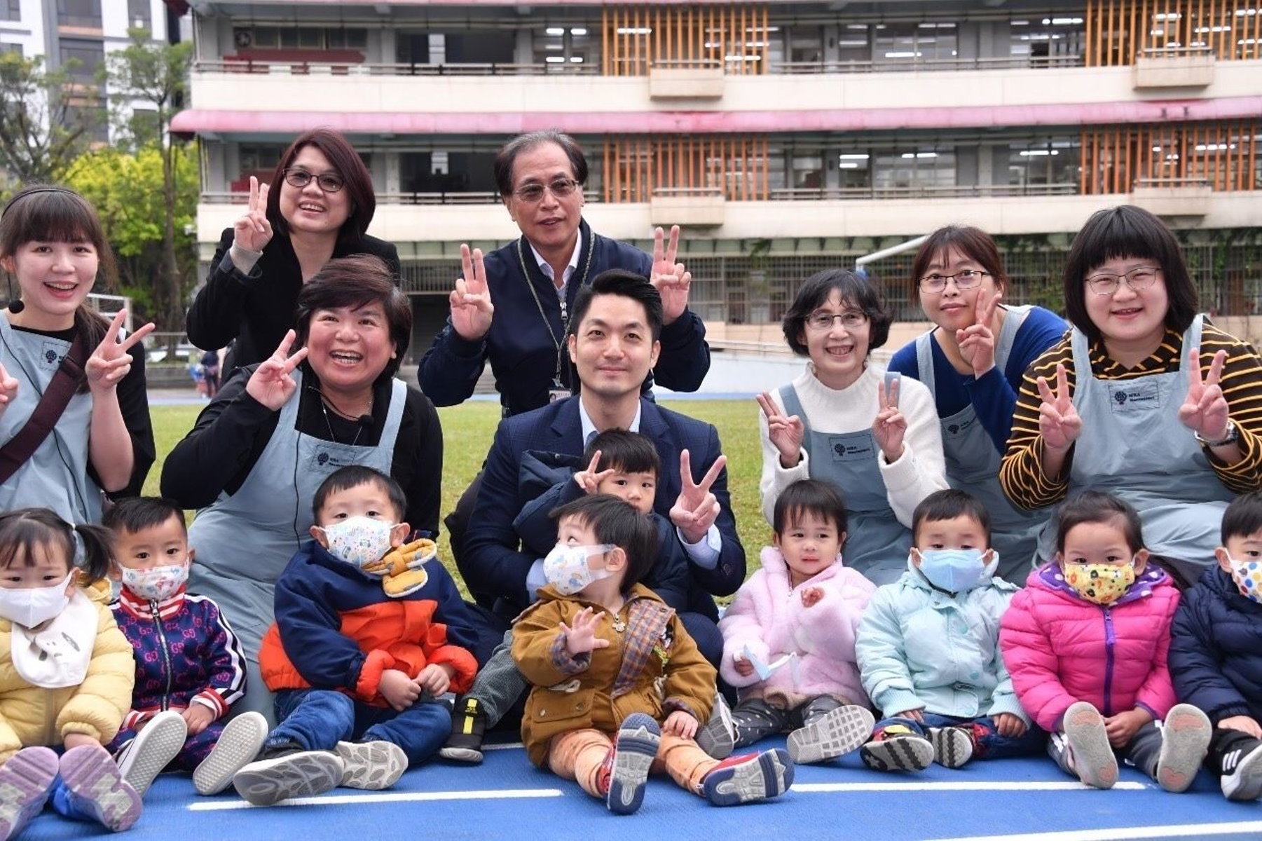 蔣萬安宣布調高公辦民營托育人員薪資 降低師生比