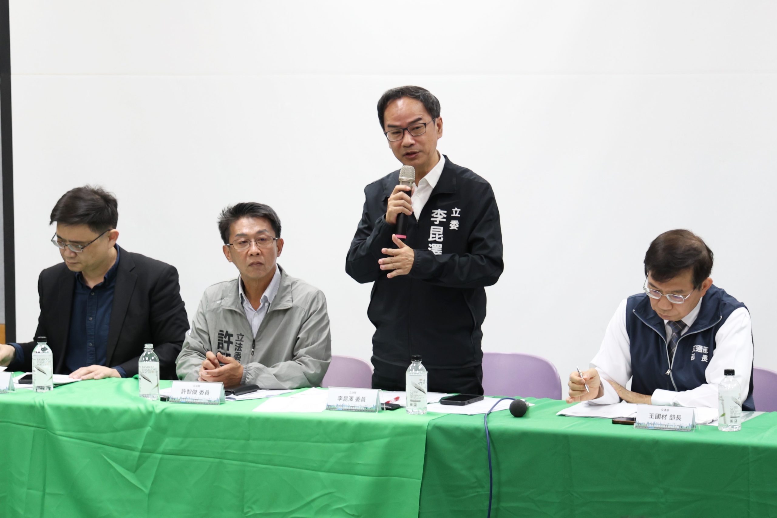 促進高雄觀光 李昆澤爭取五百萬商圈行銷補助及一百萬高雄國際旅展補助