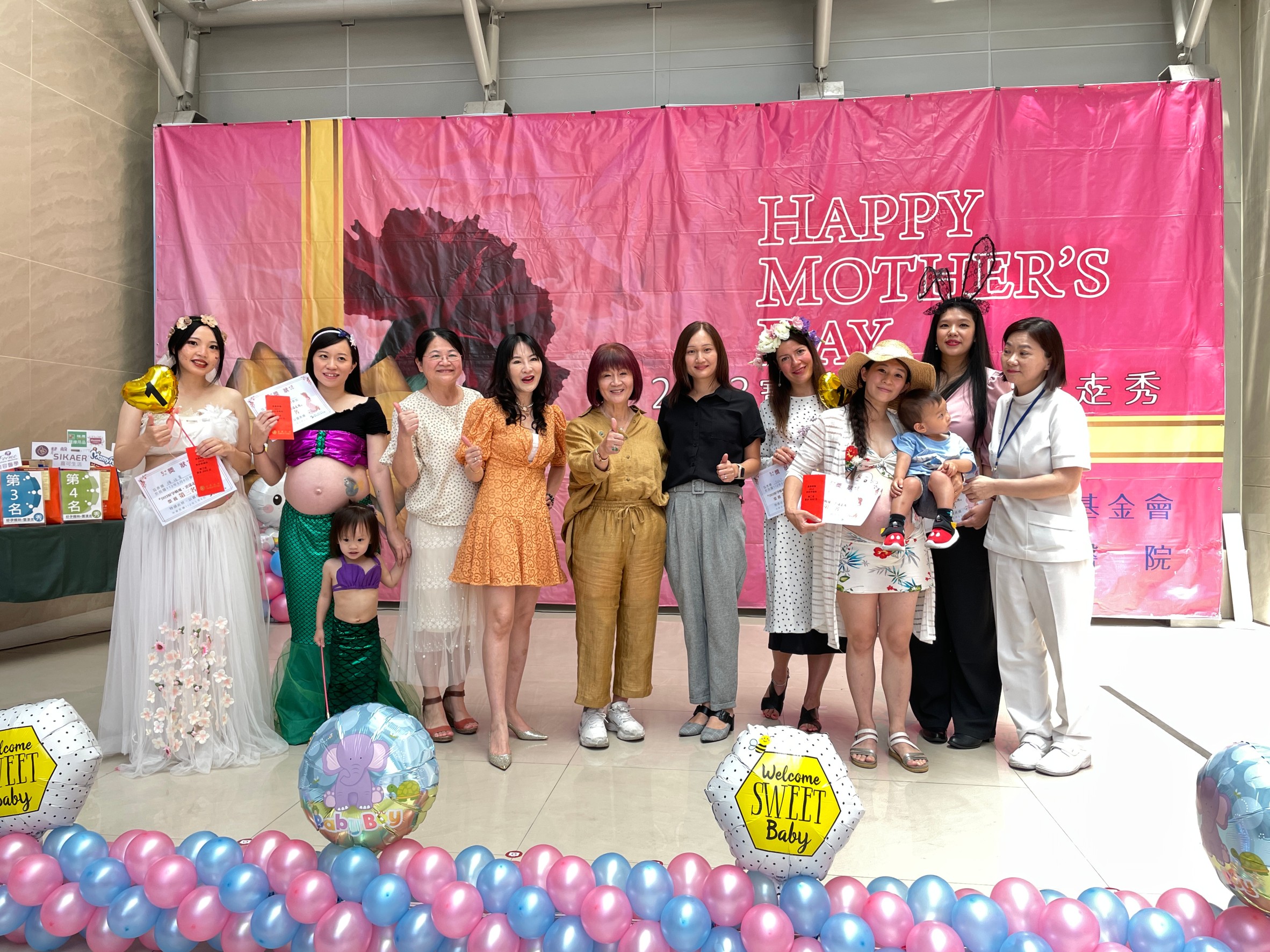 台中好孕媽咪挺孕肚走秀 溫馨母親節創意登場超吸睛