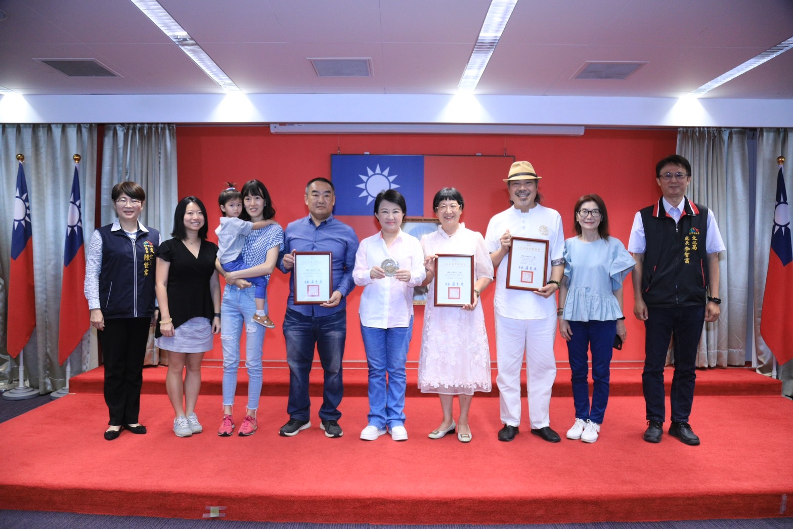 台中市新增3位傳統工藝保存者 盧秀燕頒發登錄證書