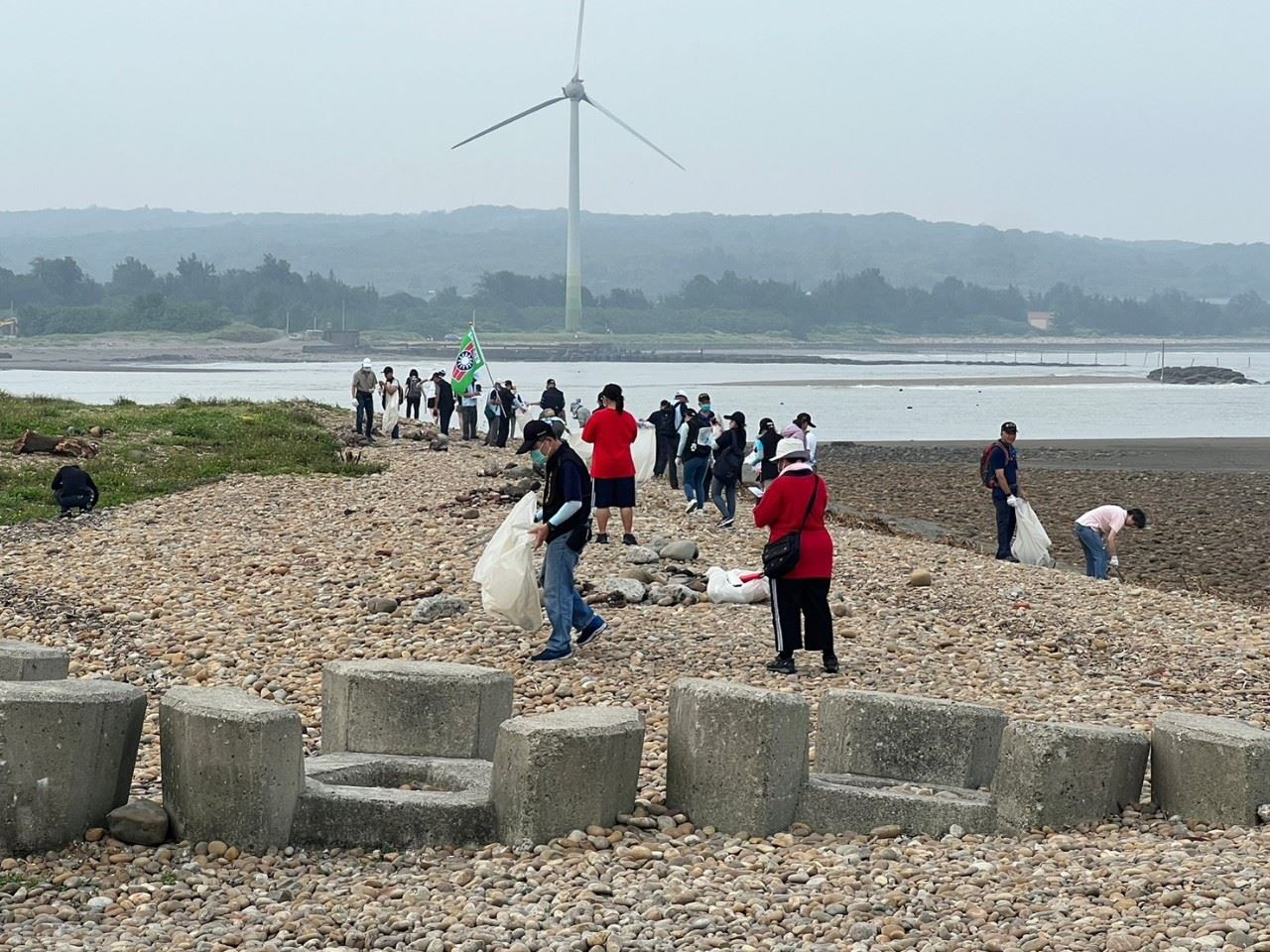 新竹縣國家海洋日系列活動 蔚藍淨海 攜手減/撿塑