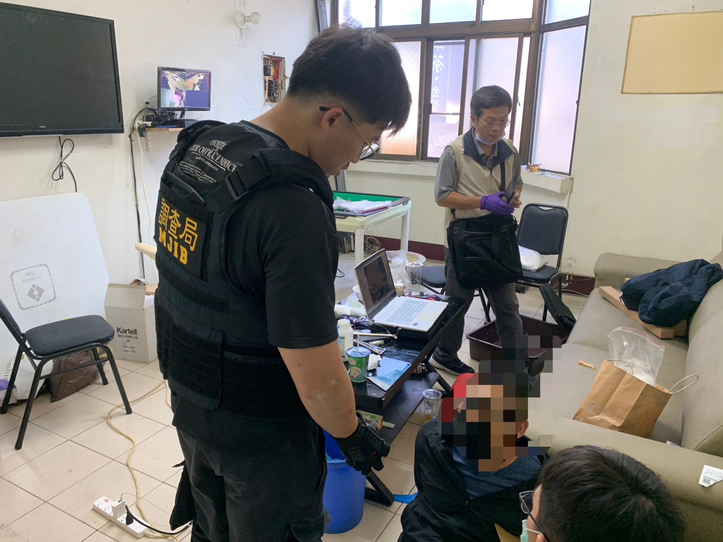 高雄市調查處破獲以飲料店作為掩護之製毒工廠