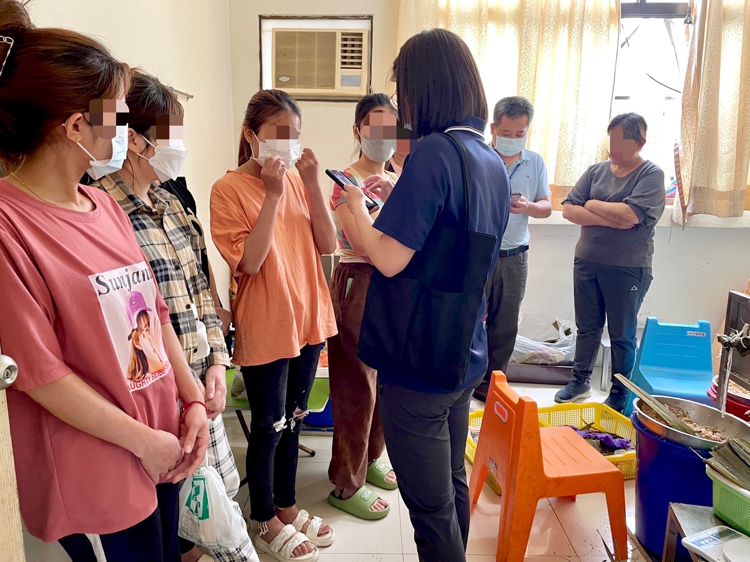 濃厚粽香洩藏身處 高雄移民署查獲11名移工非法包粽