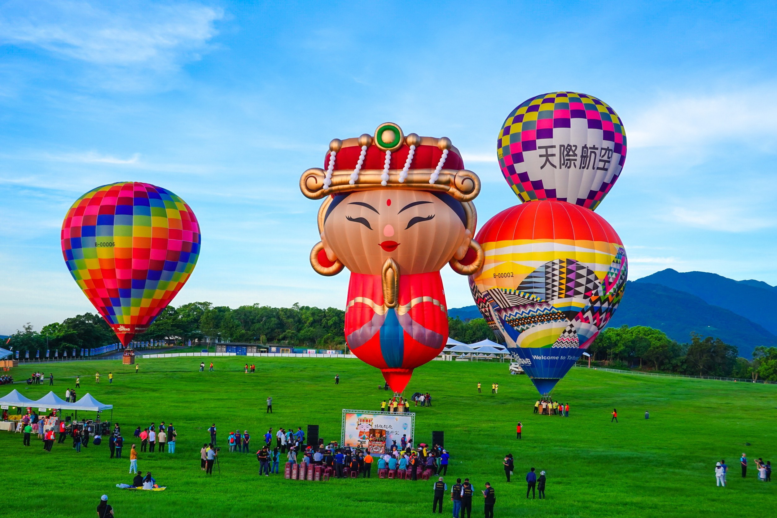 台灣國際熱氣球嘉年華 週週有光雕、無人機、煙火表演