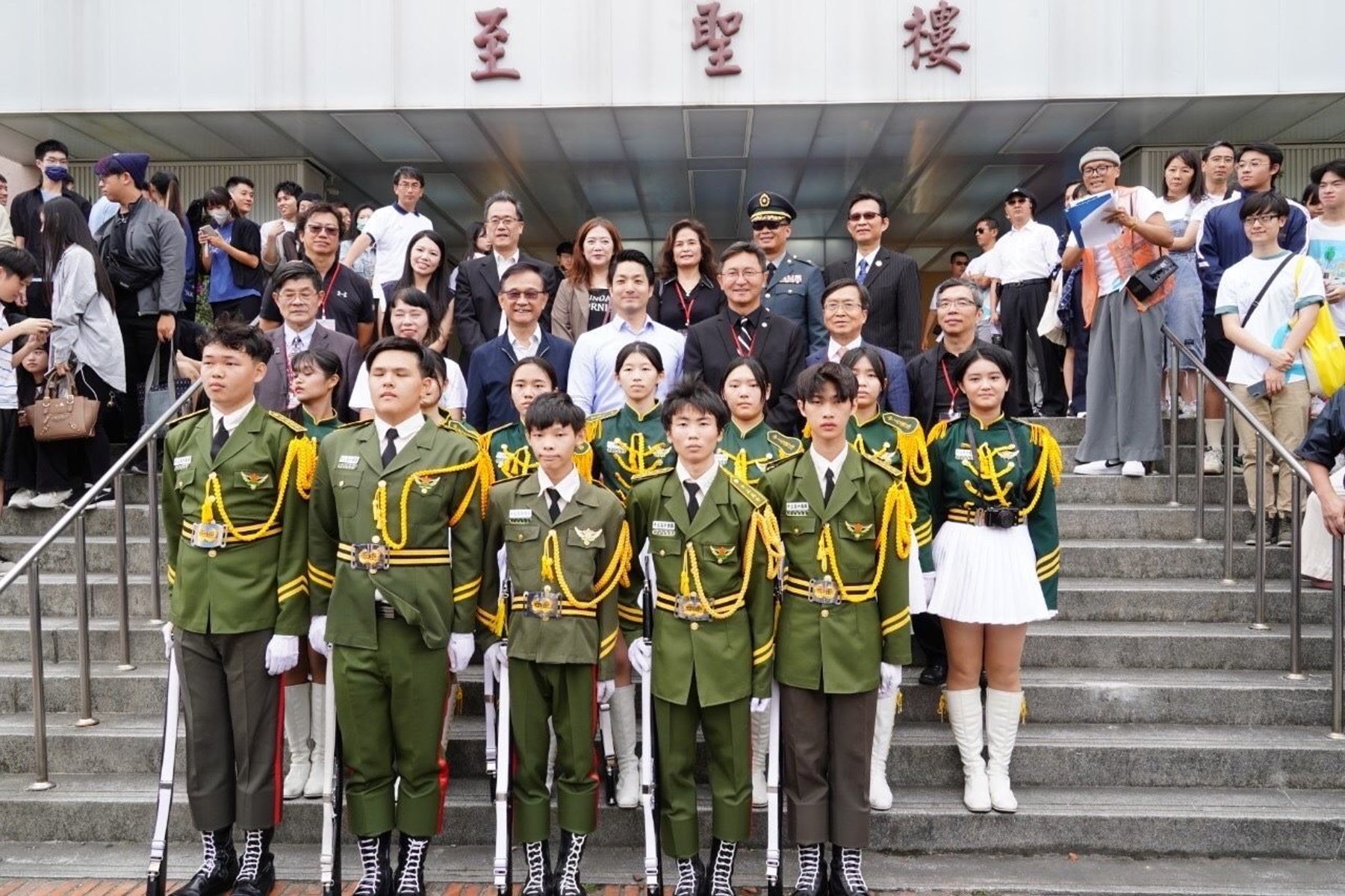 中正高中60週年校慶 蔣萬安和師生齊唱生日快樂歌