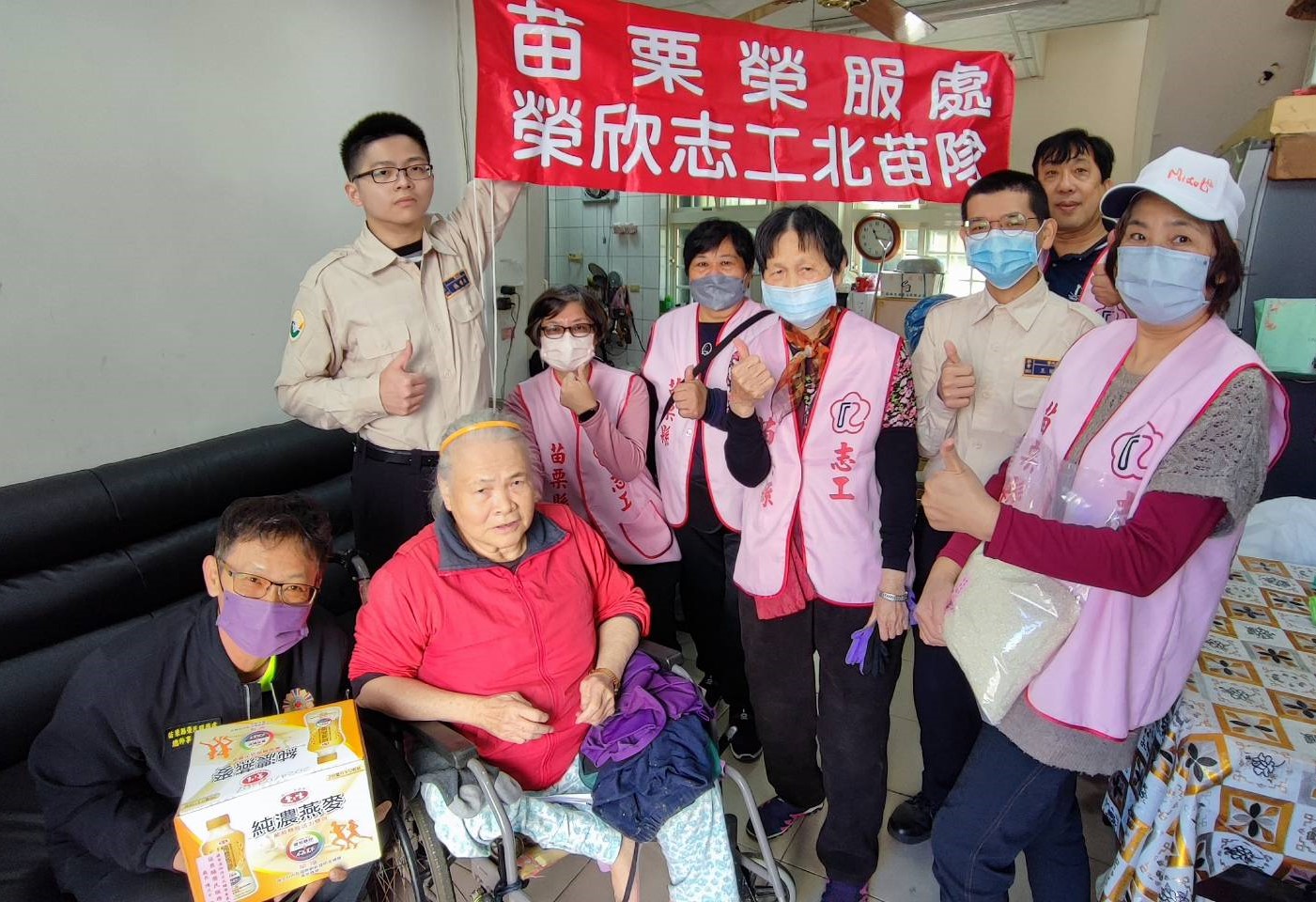 苗栗榮服處北苗志工隊 春節前大掃除感動服務榮民