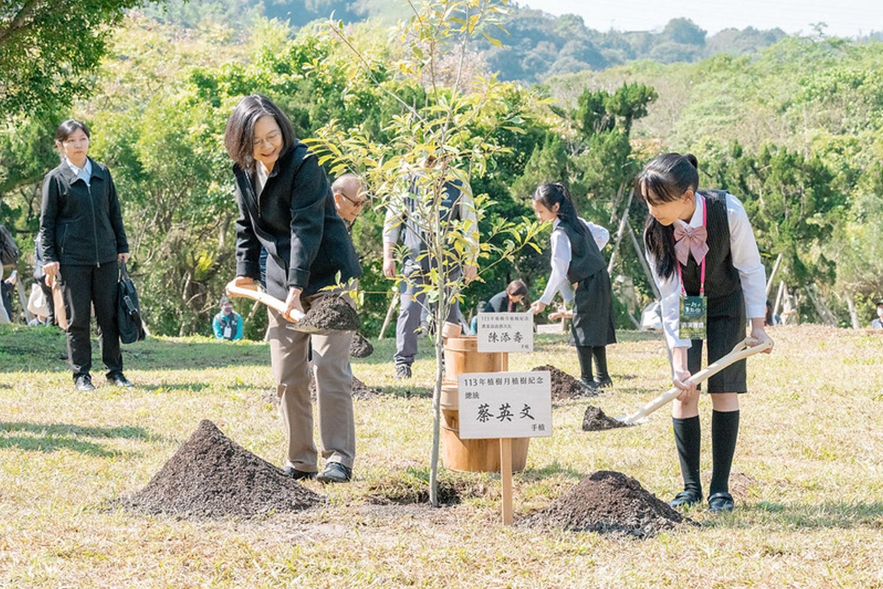 出席「一起集點樹」植樹活動 蔡總統：共同為地球盡心力