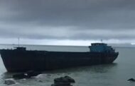 大陸幽靈船擱淺宜蘭頭城 今拖到基隆港避風
