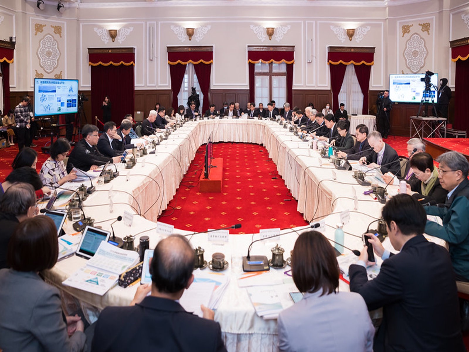 台灣減碳新目標 賴總統：2032年減32%、2035減38%