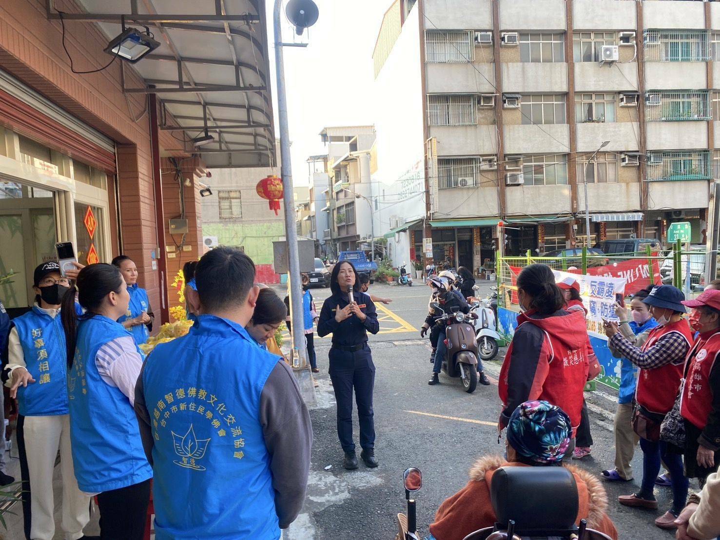 高雄警深入社區守護長者 全面宣導防詐及居家安全