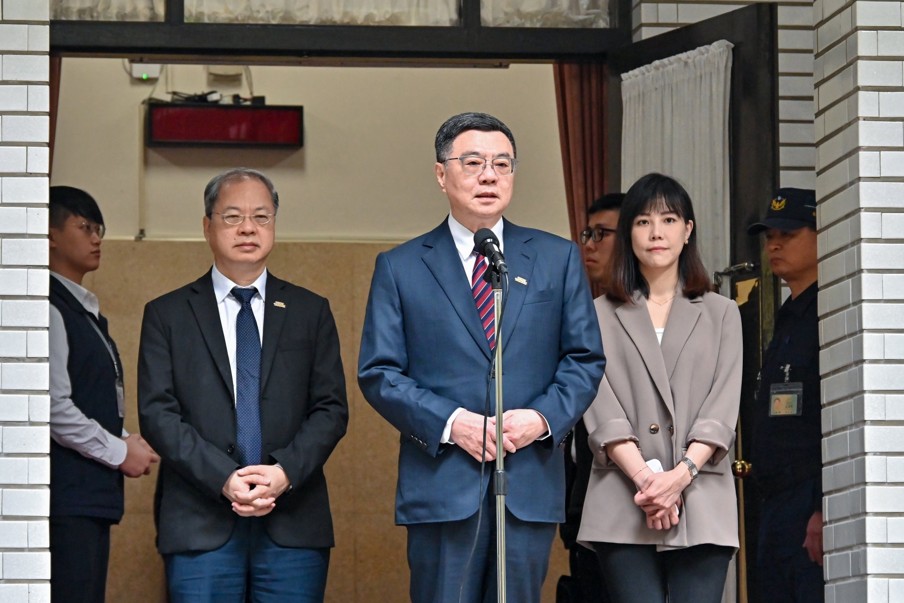 陸配亞亞拒絕離台 卓揆：主權安全無妥協空間