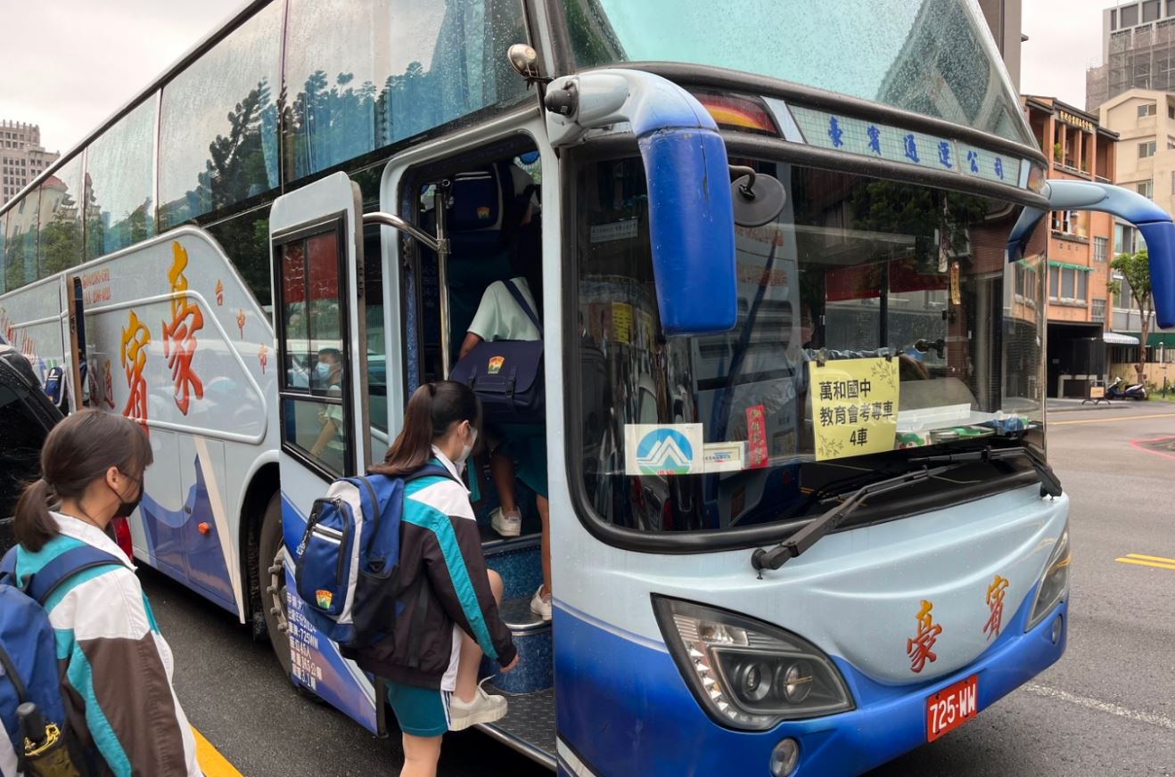 中市會考專車受好評 再增車次逾7千考生受惠