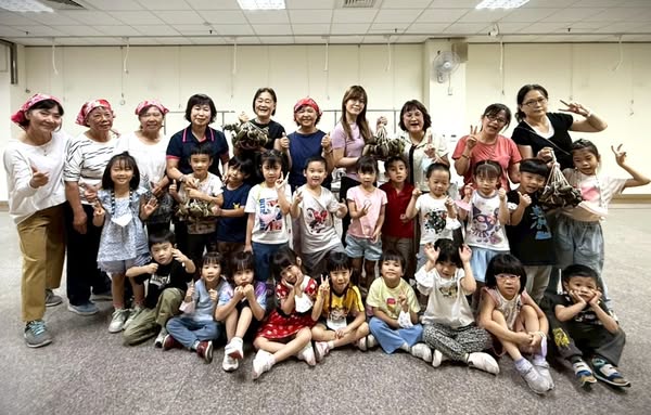 高市客家文物館舉辦包粽活動 42幼兒首體驗喊有趣