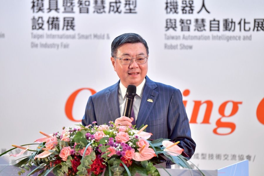 卓揆：明年度總預算納AI新10大建設 接軌世界先端科技