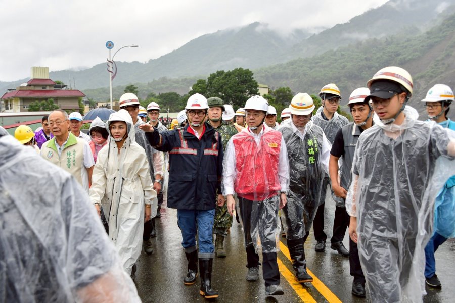 卓揆赴高雄勘災：丹娜絲特別條例已匡列近300億