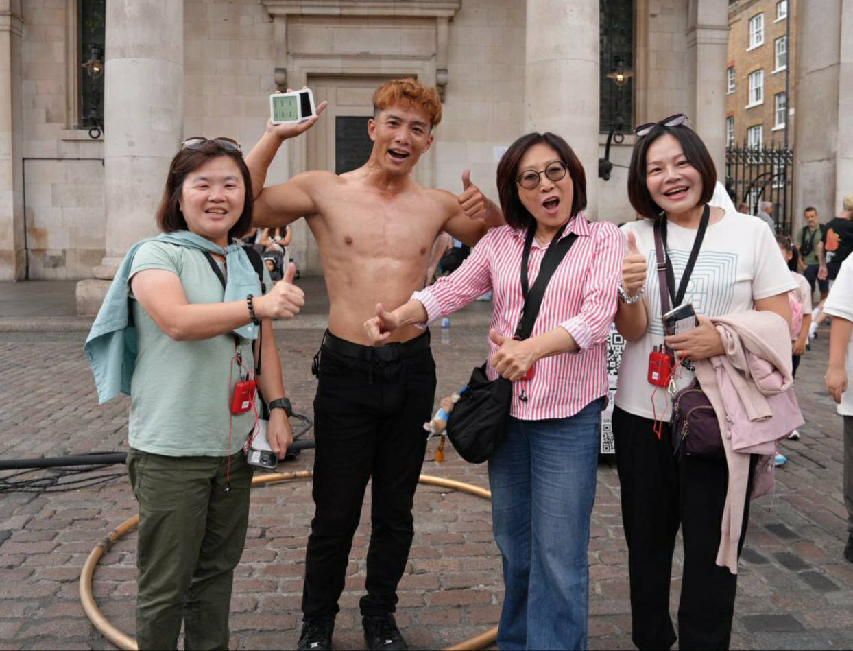 倫敦巧遇台灣街藝青年-魚干 議長康裕成讚文化軟實力令人感動