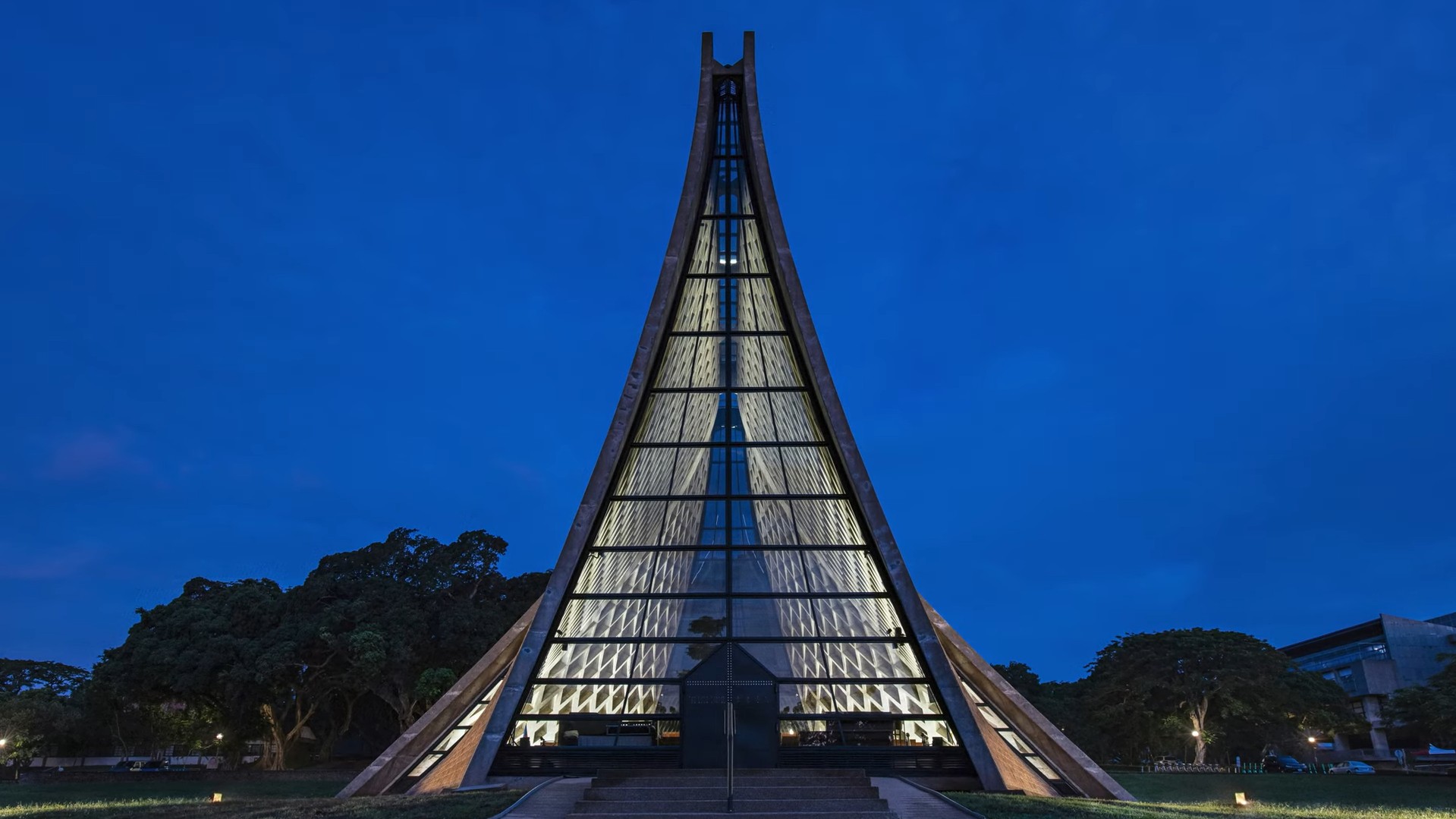 東海大學照亮世界舞台！林靖祐團隊勇奪國際雙料照明設計大獎