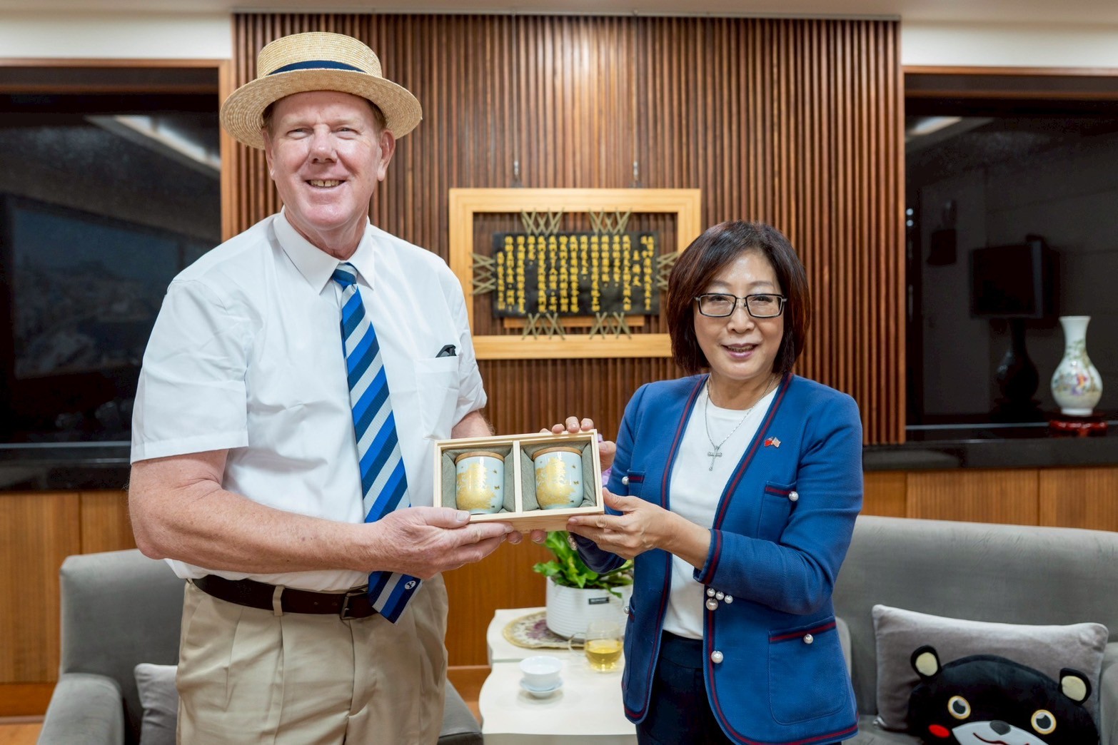 前AIT高雄處長杜維浩拜訪議長康裕成熱情敘舊　盛讚高雄進步神速