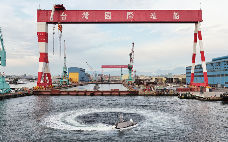 台船「奮進魔鬼魚號」領航 台灣無人船首獲ABS認證