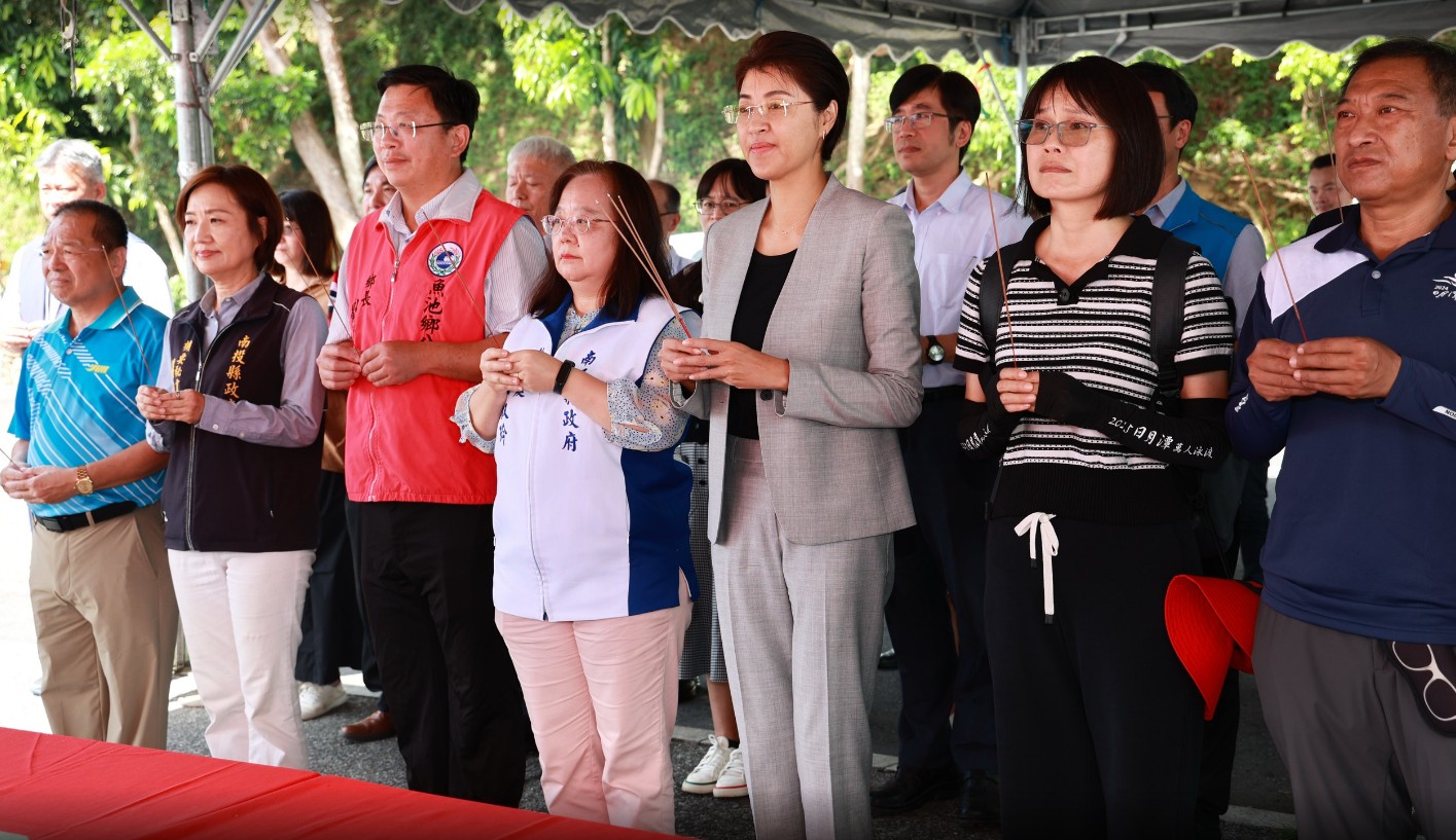 萬人泳渡日月潭9月28日登場 許淑華朝霧碼頭祈福