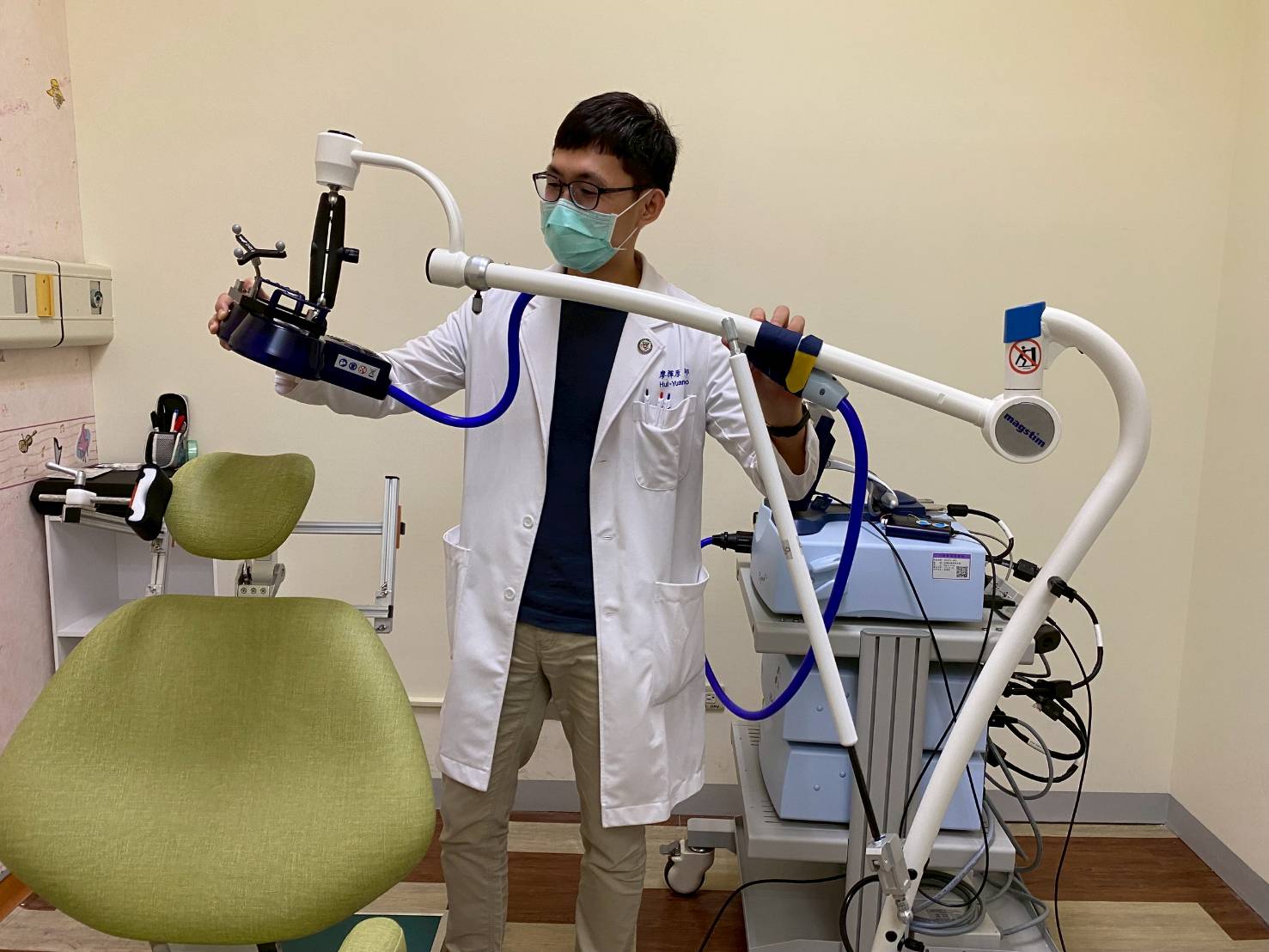 「看見希望的光」 工程師透過重複經顱磁刺激術走出憂鬱幽谷