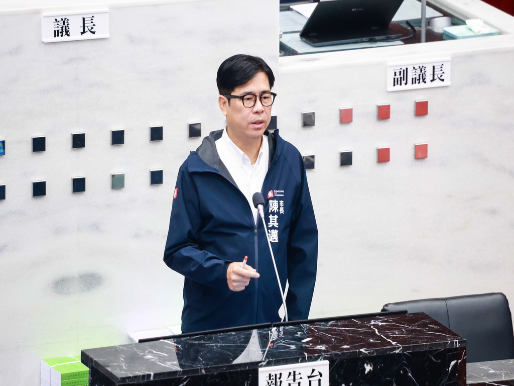 陳其邁赴議會進行施政報告 詳述4大願景施政成果