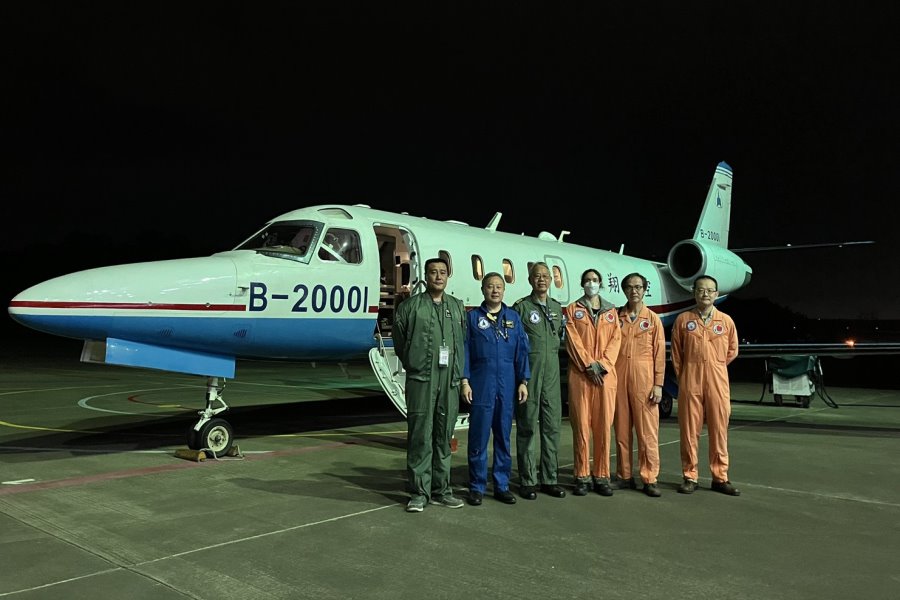 中央氣象署順利完成鳳凰颱風飛機追風觀測