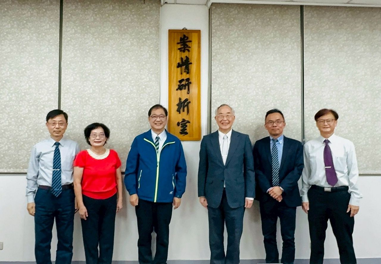 法務部長為台南高分檢案情研析室揭牌 允諾支持辦公室遷建