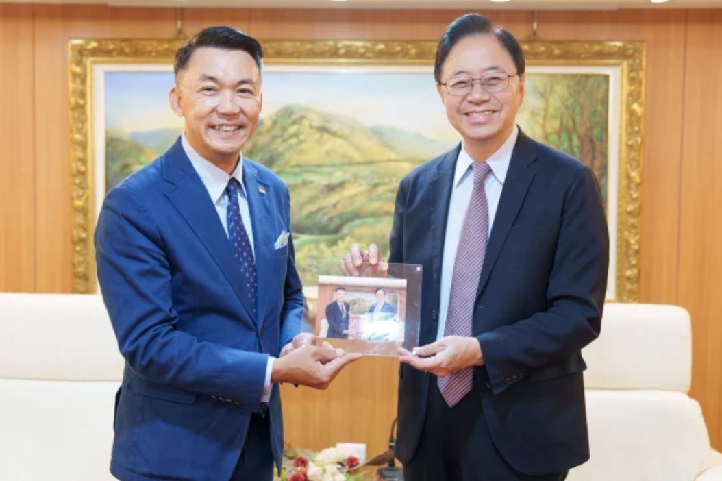 新加坡駐台代表離任前夕辭行 張善政：借鏡星國經驗