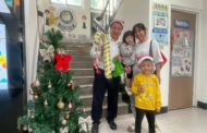 高雄移民署溫馨布置聖誕風 洽公民眾心暖開懷