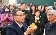 侯友宜參拜樹林慈恩宮 祈願市政順利、市民安康樂業