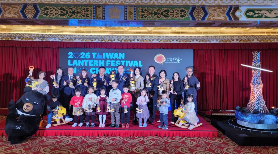 台灣燈會主燈以神木為靈感 小提燈「喔熊馬抵嘉」富童趣