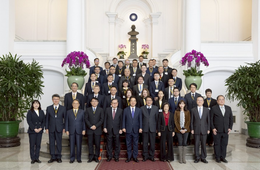 彰基發明三傑 老中青三代傑出發明家獎 獲總統接見